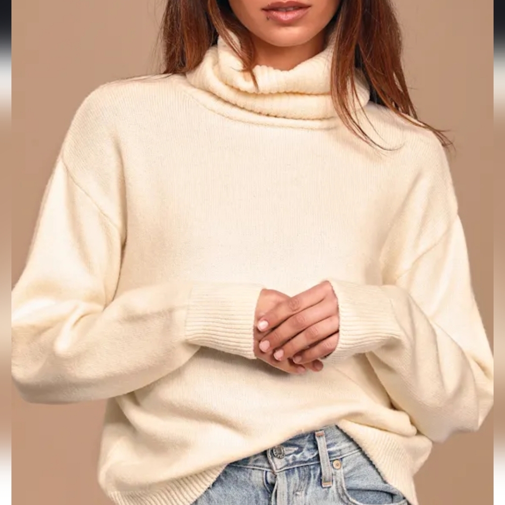 NWT Lulus Amazing Memories Ivory Turtleneck Sweater Small
